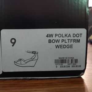Polkadot wedge shoe